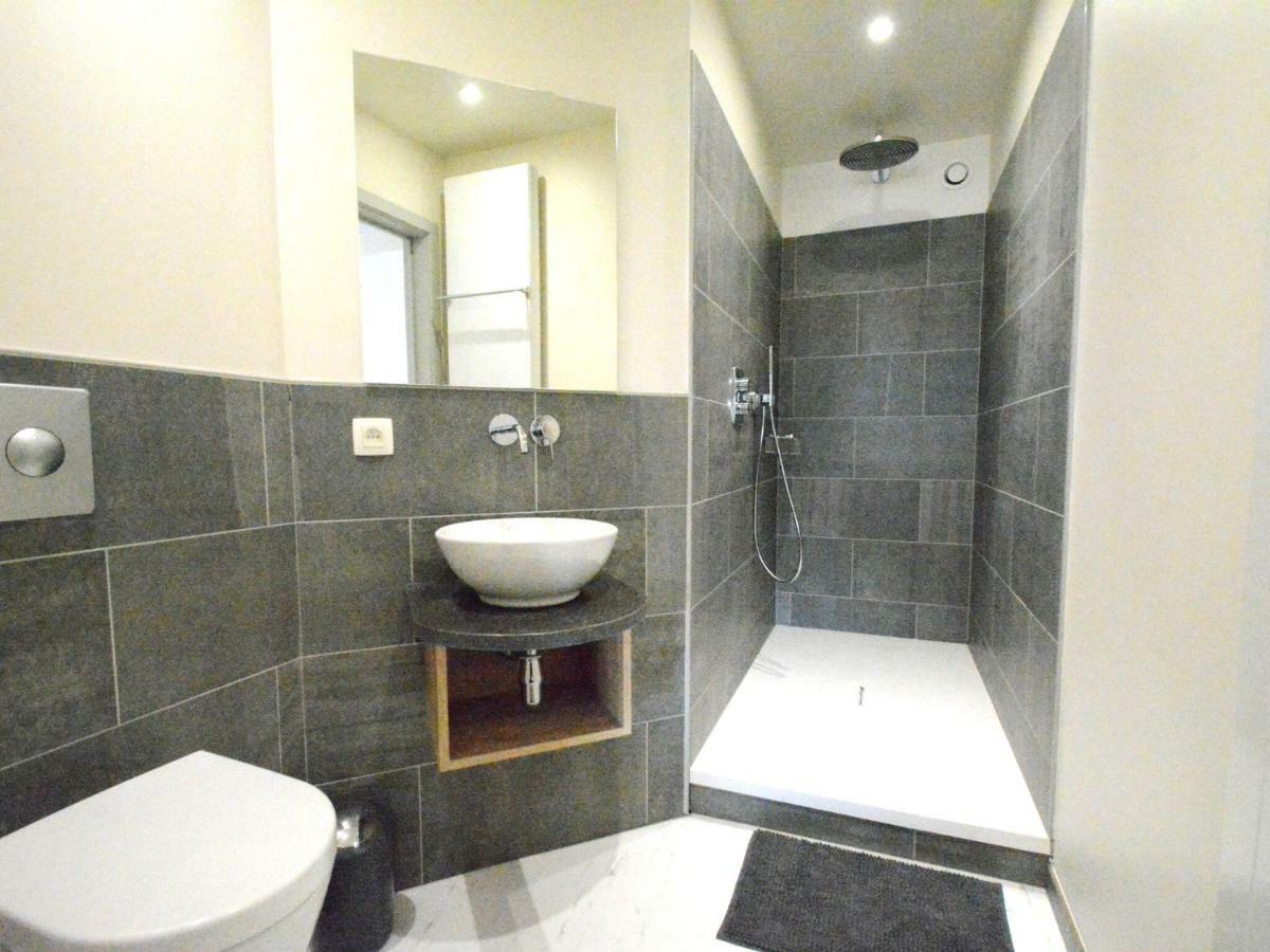 Large Townhouse With Pool Table Villa Bouillon Luaran gambar